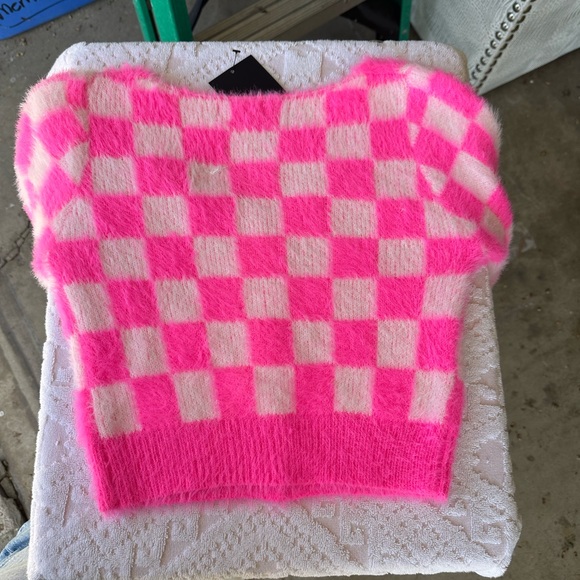 Viral Blogger Fuzzy Hot Pink Checkered Cardigan 💖💖💖 - Picture 4 of 6